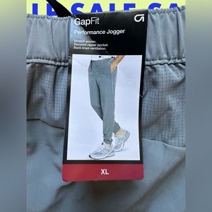 NWR! Men’s GapFit Joggers